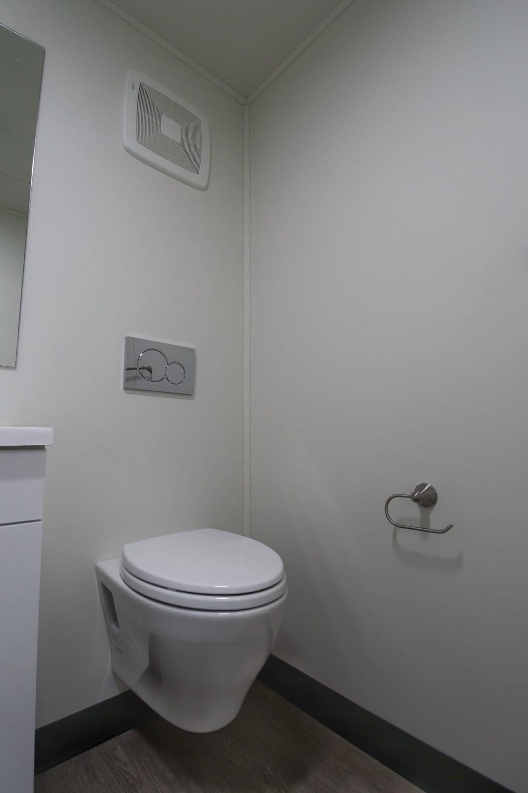 20&prime; Site office + Washroom - Container Services Pty Ltd
