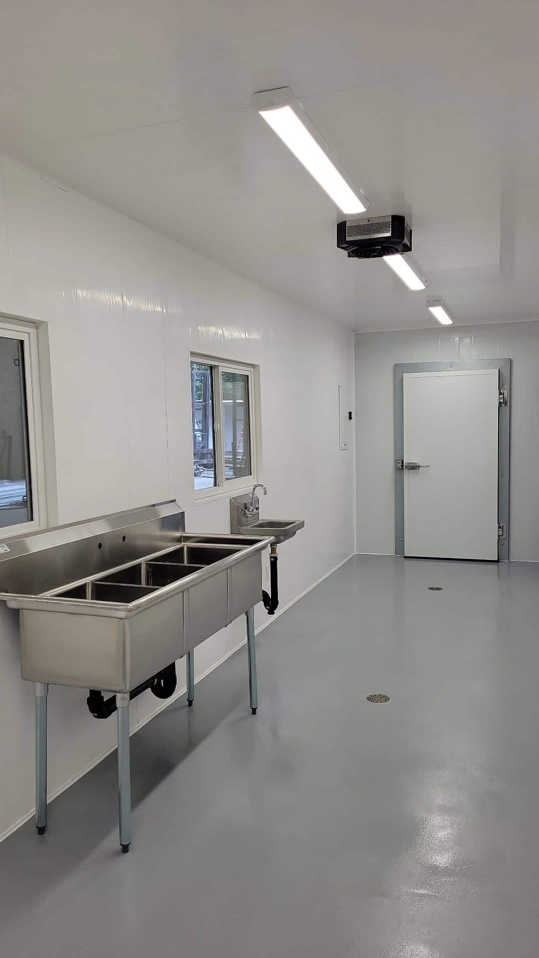 Food Processing Unit With Walk in Cooler - Container Services Pty Ltd
