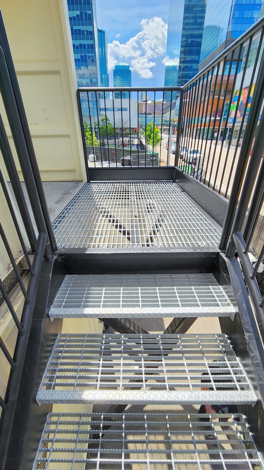 40&rsquo;HC VIP Area with Patio for the Oilers - Container Services Pty Ltd