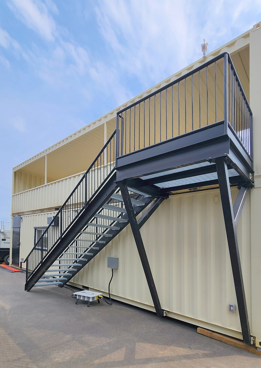 40&rsquo;HC VIP Area with Patio for the Oilers - Container Services Pty Ltd